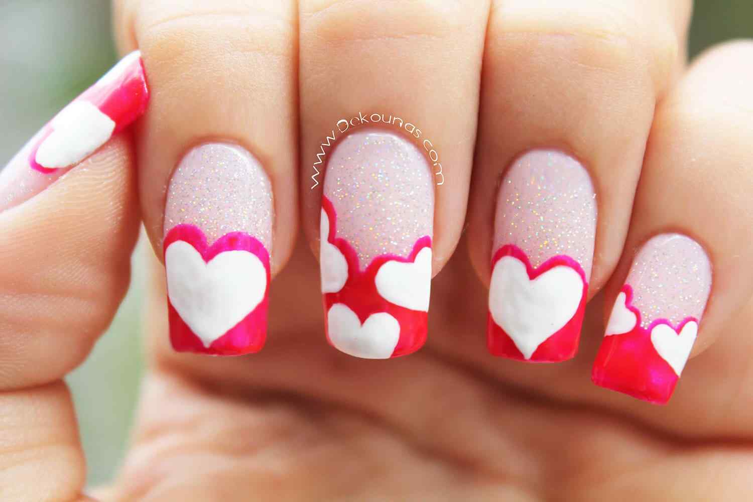 Diseño facil de uñas con corazones !