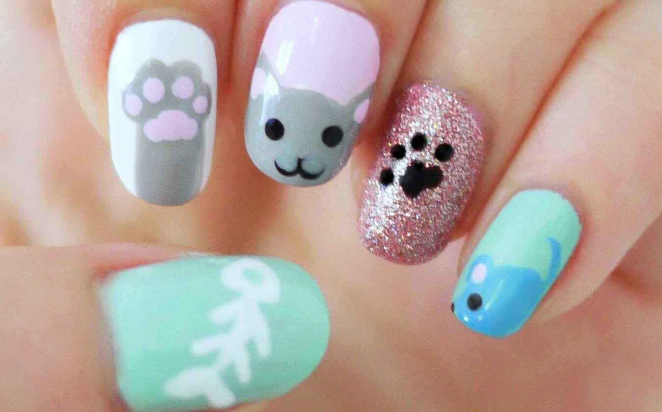 Diseño de uñas con gatitos