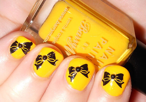 Yellow Nails - Unas amarillas (25)