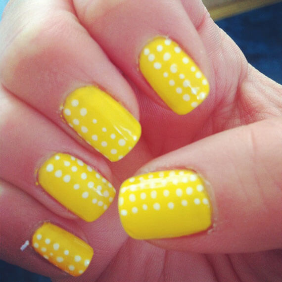 Yellow Nails - Unas amarillas (49)