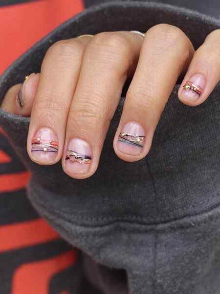 Bracelet nail art 1