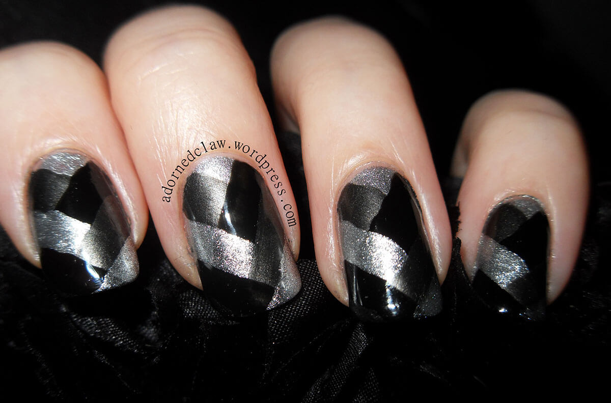 diseño de uñas color plateado