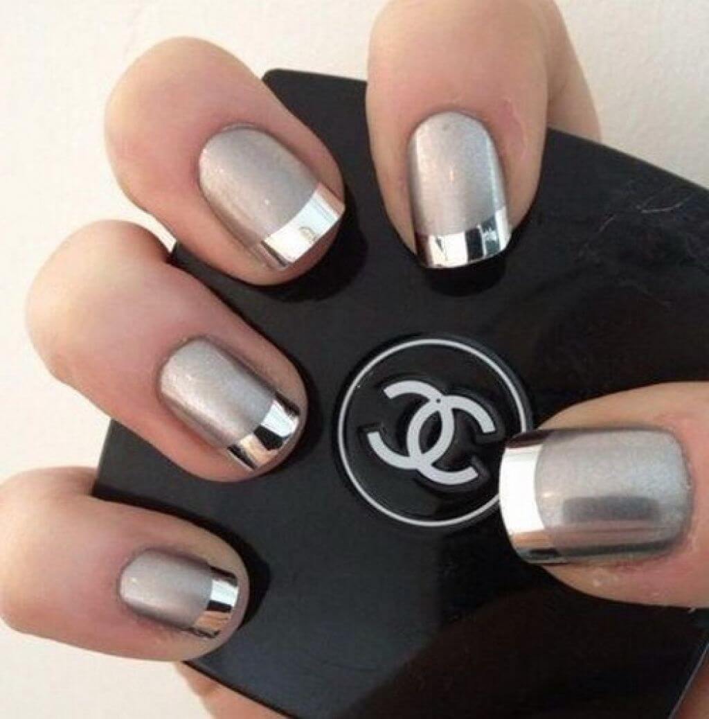 uñas color plateado