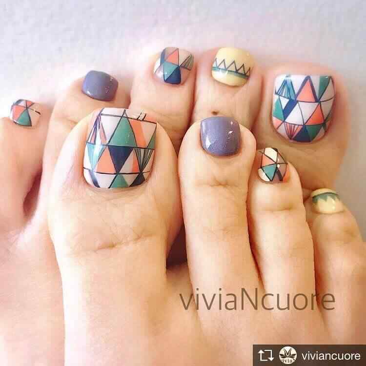 figuras geometricas en uñas del pie