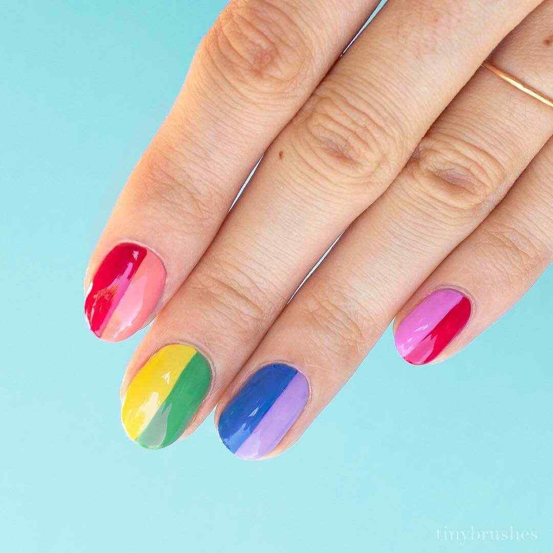 diseño de uñas sencillas a dos colores