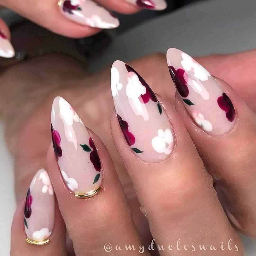 Nails decorated for weddings 